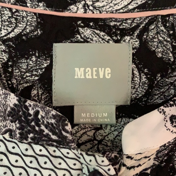 Maeve black and white floral print 1/2 button dolman sleeve top - Picture 2 of 6
